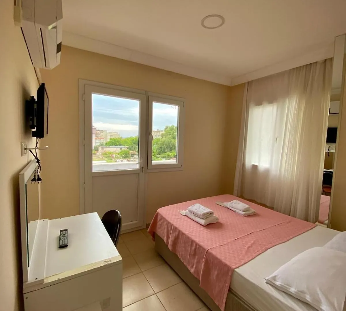 Mandarin Beach Hotel Gumuldur 3*,